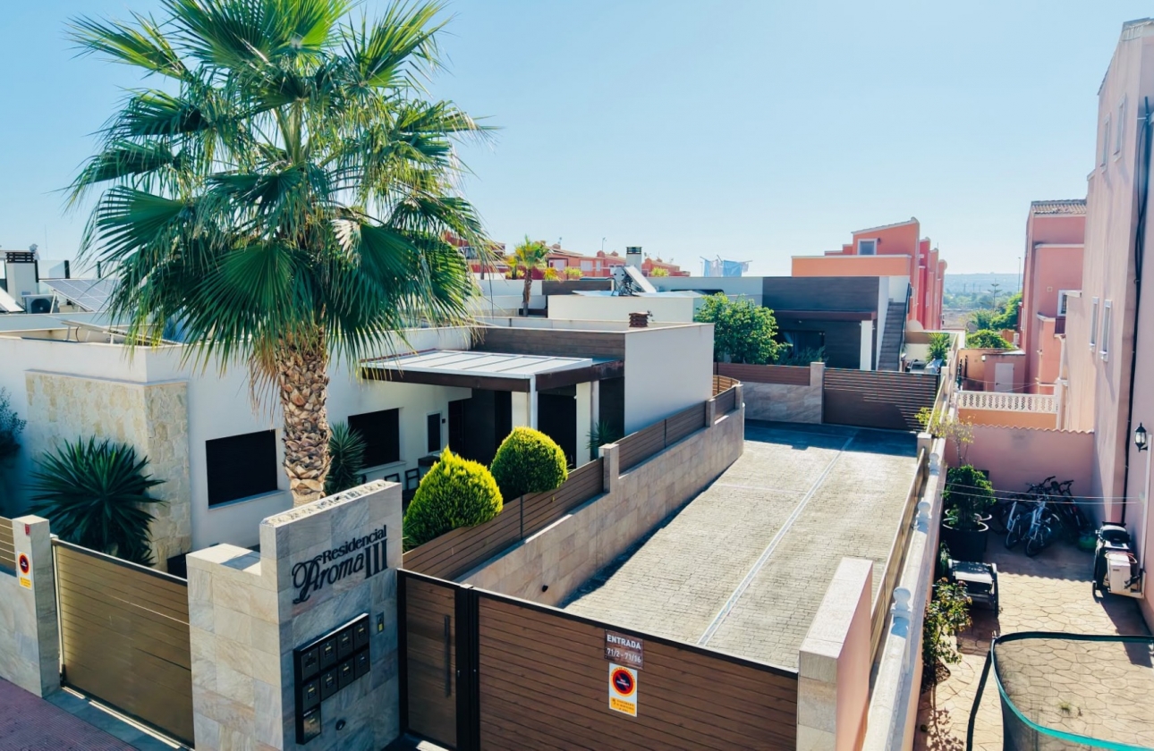 Resale - Villa - Los Montesinos - La Herada