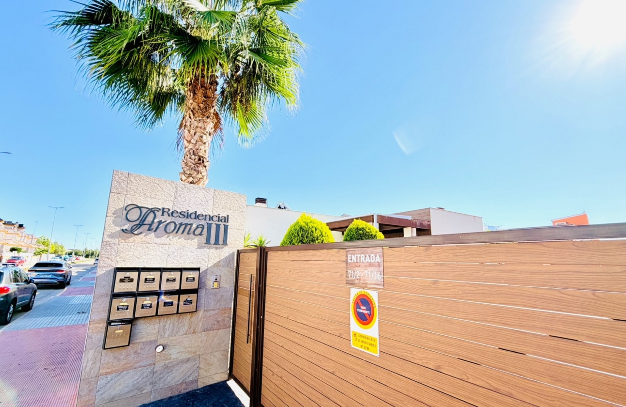 Resale - Villa - Los Montesinos - La Herada