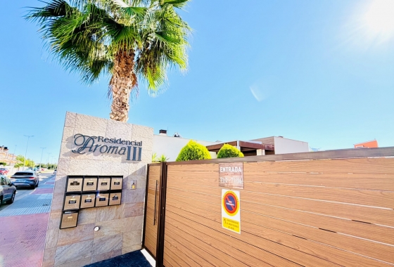 Resale - Villa - Los Montesinos - La Herada