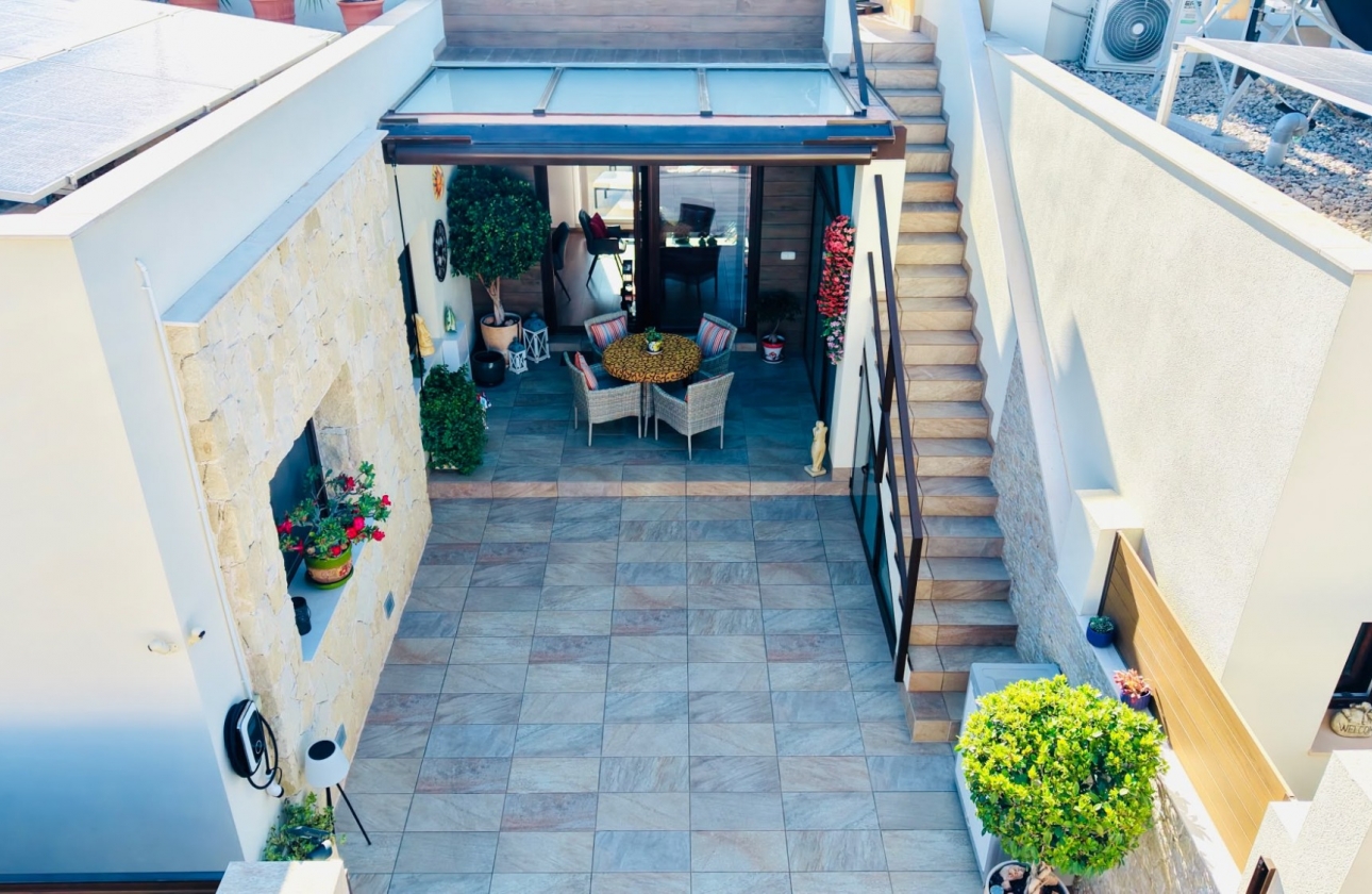 Resale - Villa - Los Montesinos - La Herada