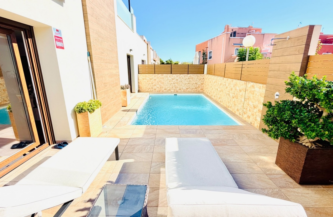 Resale - Villa - Los Montesinos - La Herada