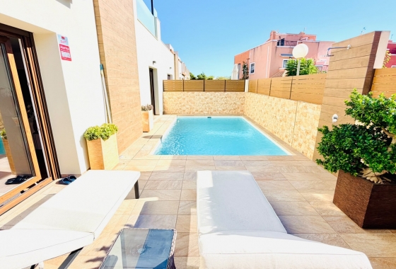Resale - Villa - Los Montesinos - La Herada