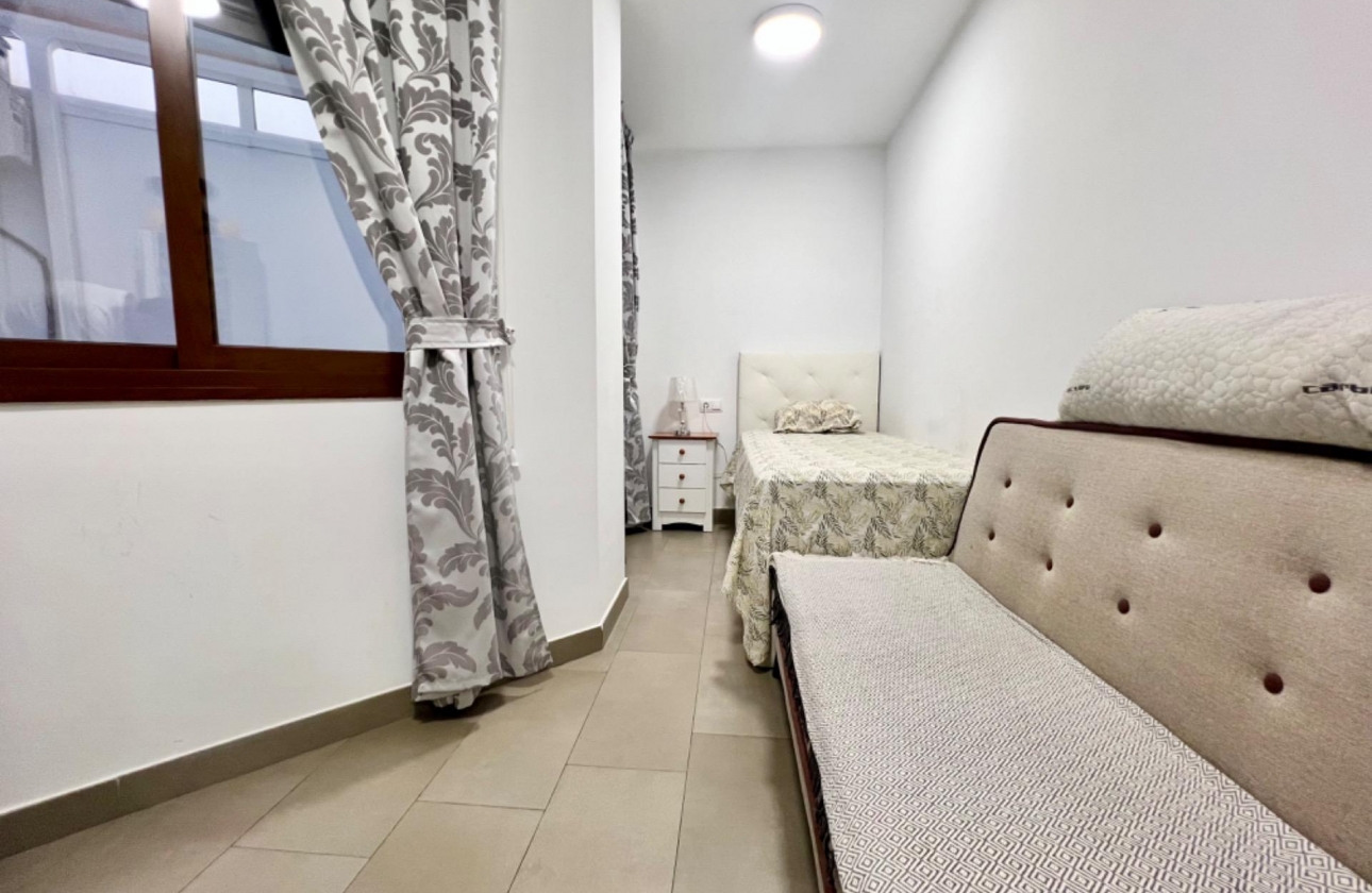 Resale - Apartment - Torrevieja - Centro