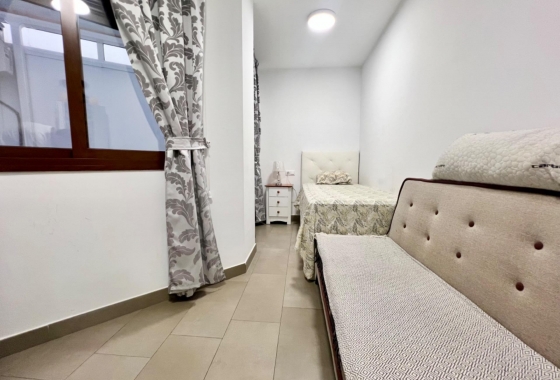 Resale - Apartment - Torrevieja - Centro