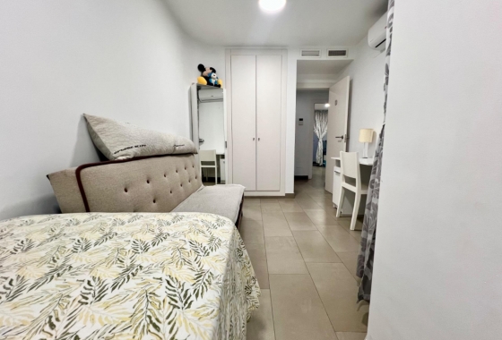 Resale - Apartment - Torrevieja - Centro