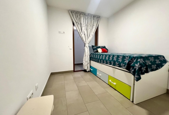 Wiederverkauf - Wohnung - Torrevieja - Centro