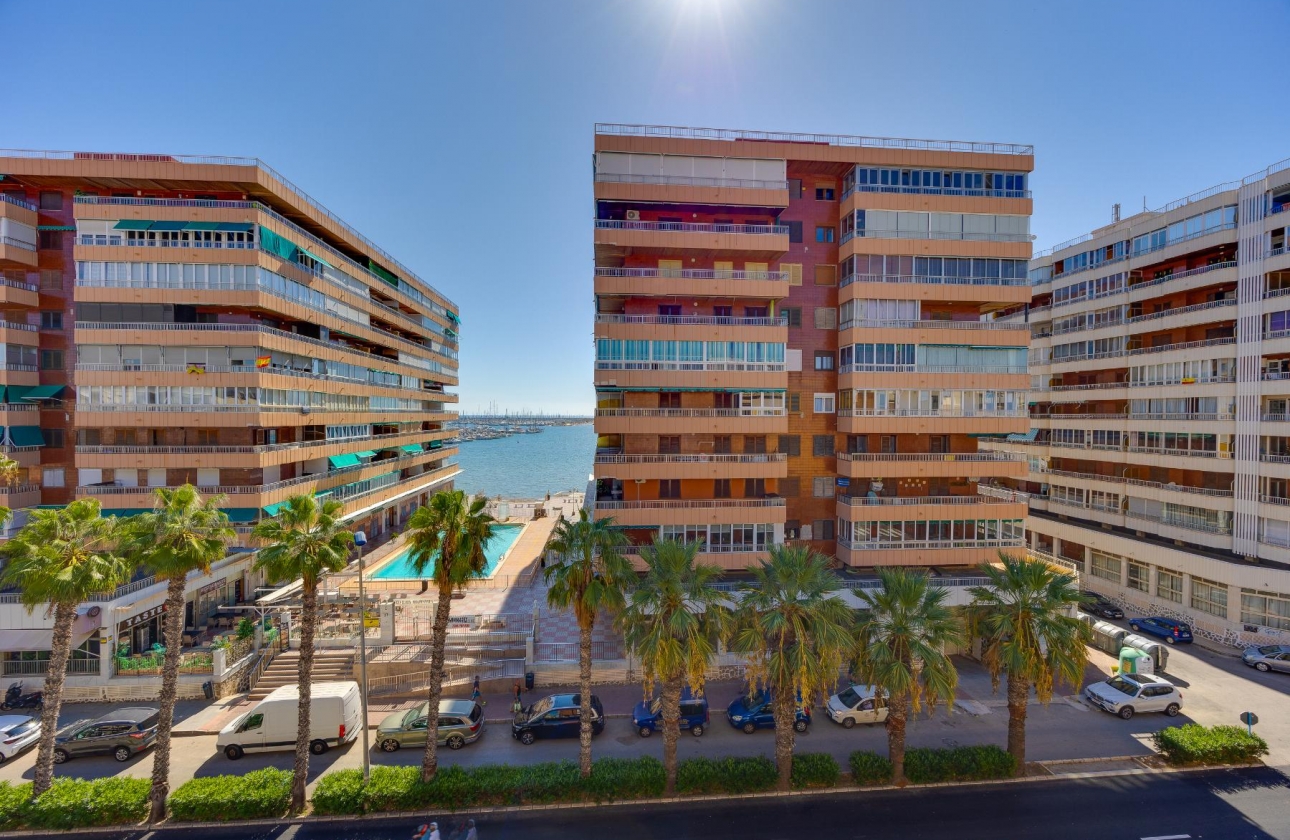 Resale - Apartment - Torrevieja - Playa del Acequión