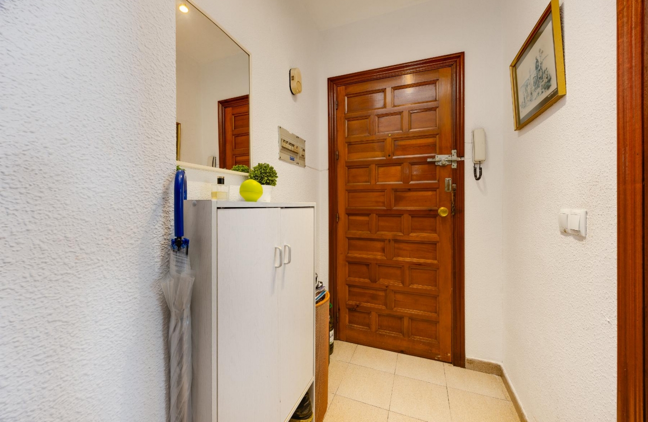 Resale - Apartment - Torrevieja - Playa del Acequión