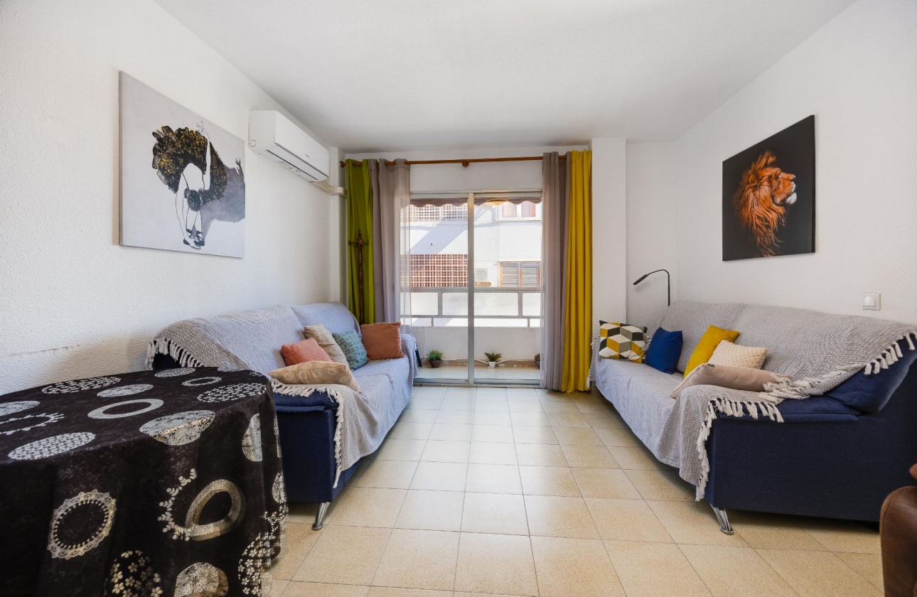 Resale - Apartment - Torrevieja - Playa del Acequión