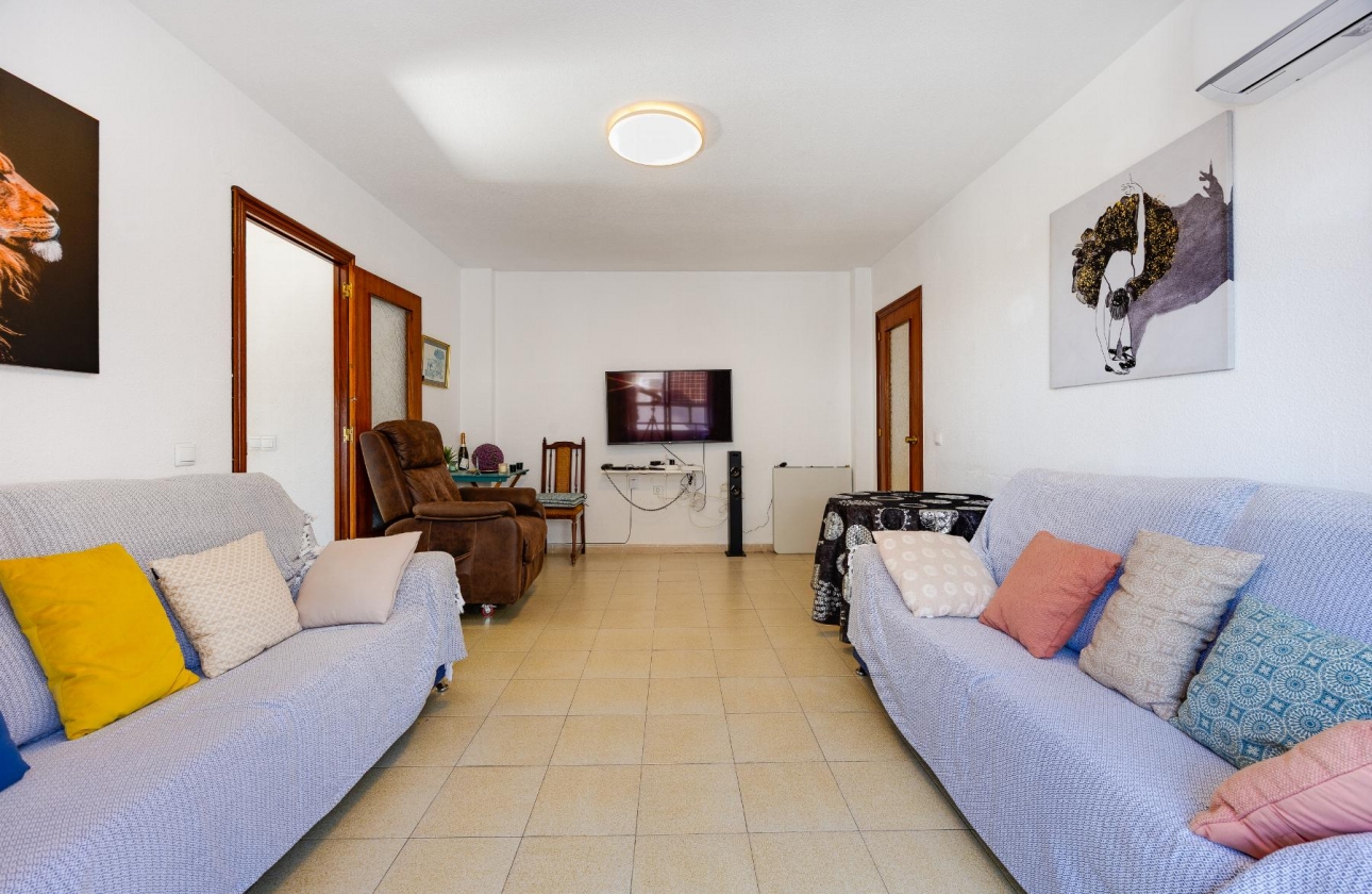 Resale - Apartment - Torrevieja - Playa del Acequión