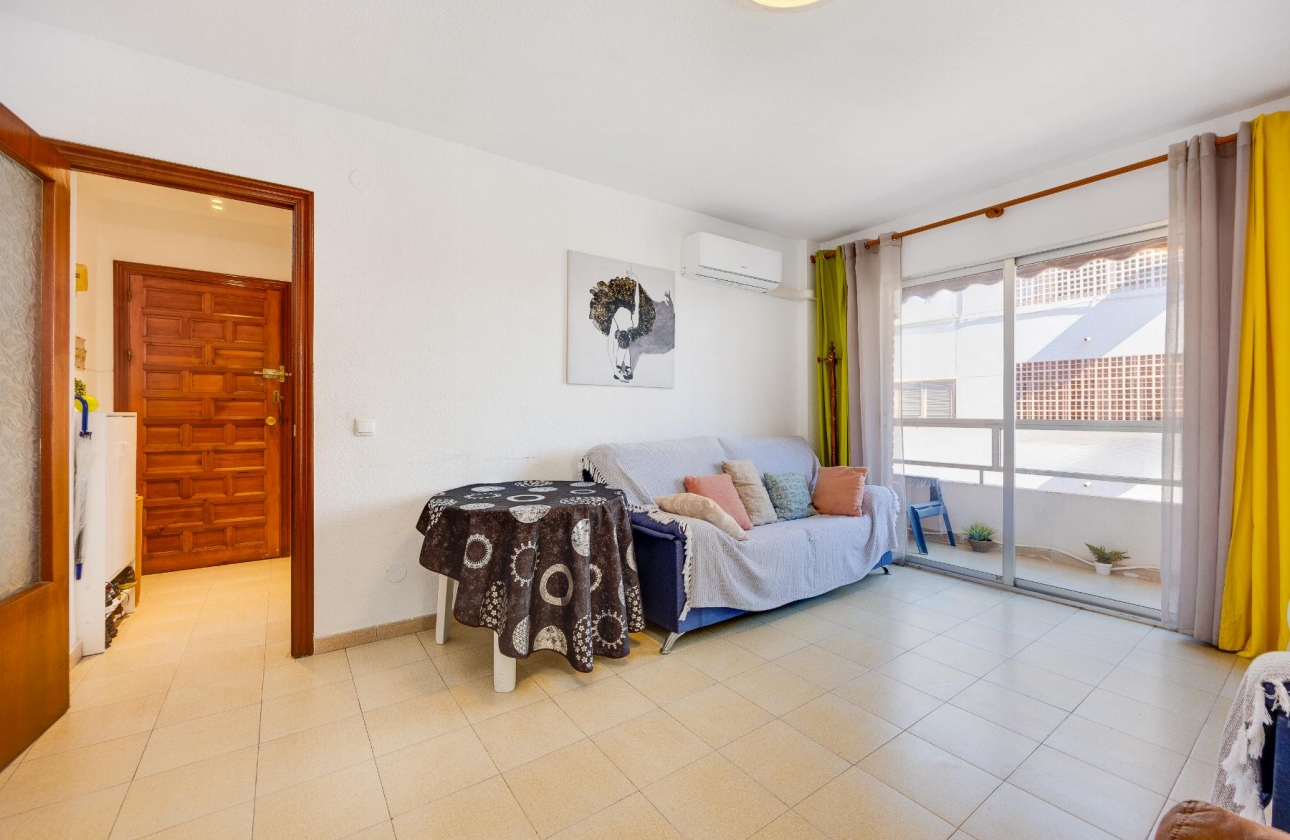 Resale - Apartment - Torrevieja - Playa del Acequión