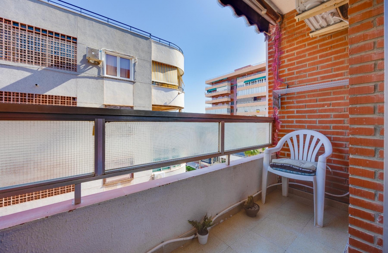 Resale - Apartment - Torrevieja - Playa del Acequión