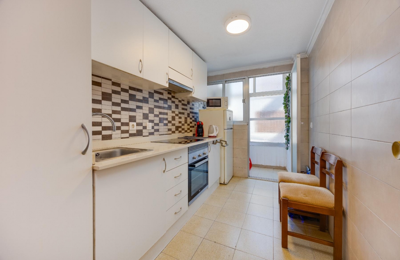 Resale - Apartment - Torrevieja - Playa del Acequión