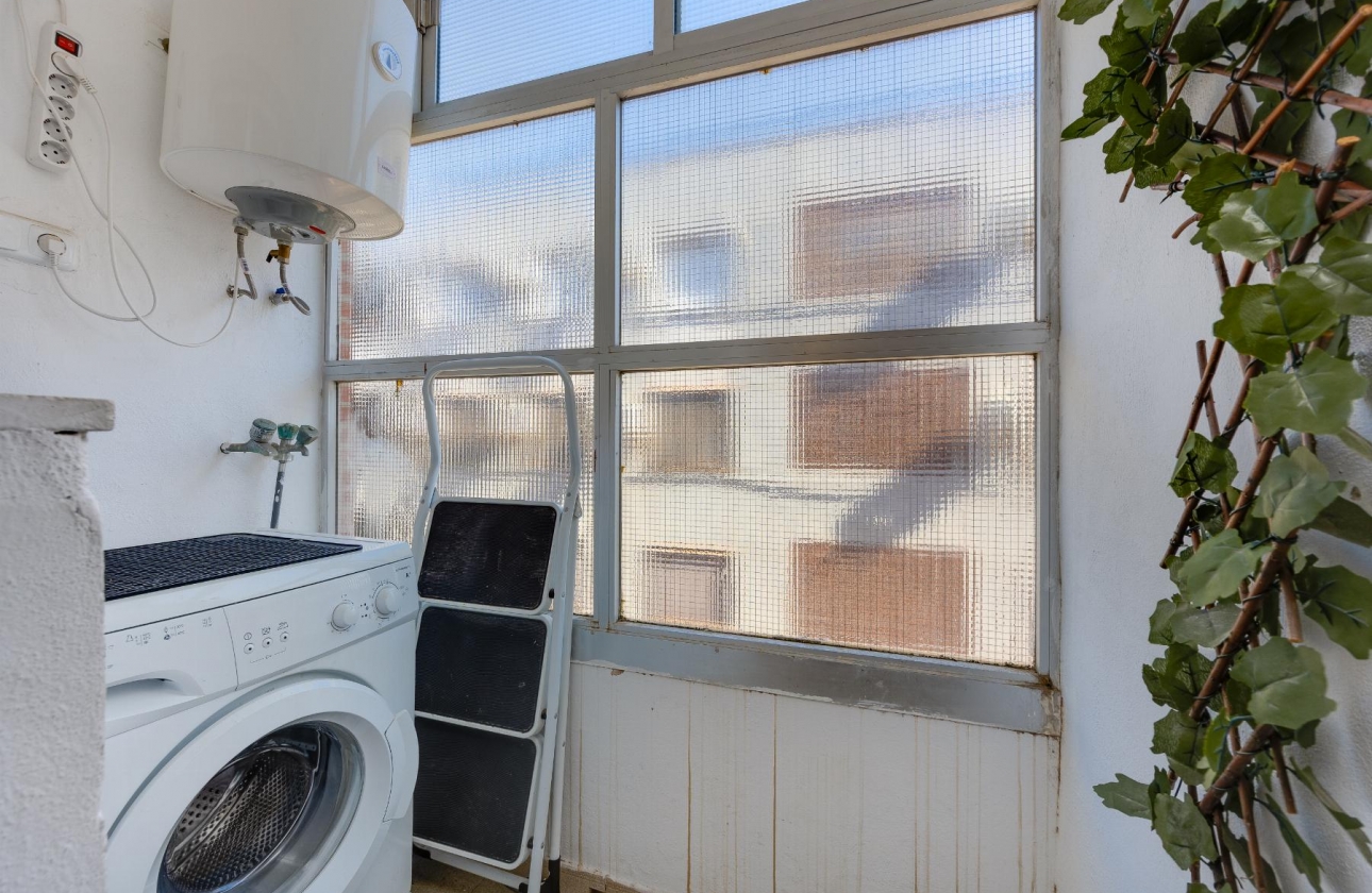 Resale - Apartment - Torrevieja - Playa del Acequión