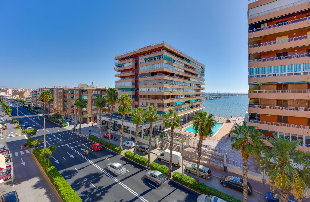 Resale - Apartment - Torrevieja - Playa del Acequión