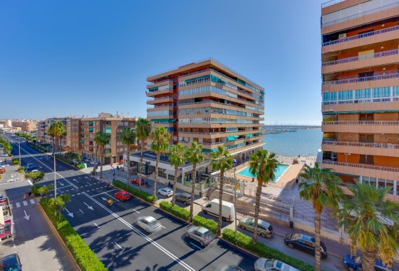 Resale - Apartment - Torrevieja - Playa del Acequión