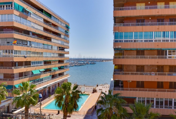 Resale - Apartment - Torrevieja - Playa del Acequión
