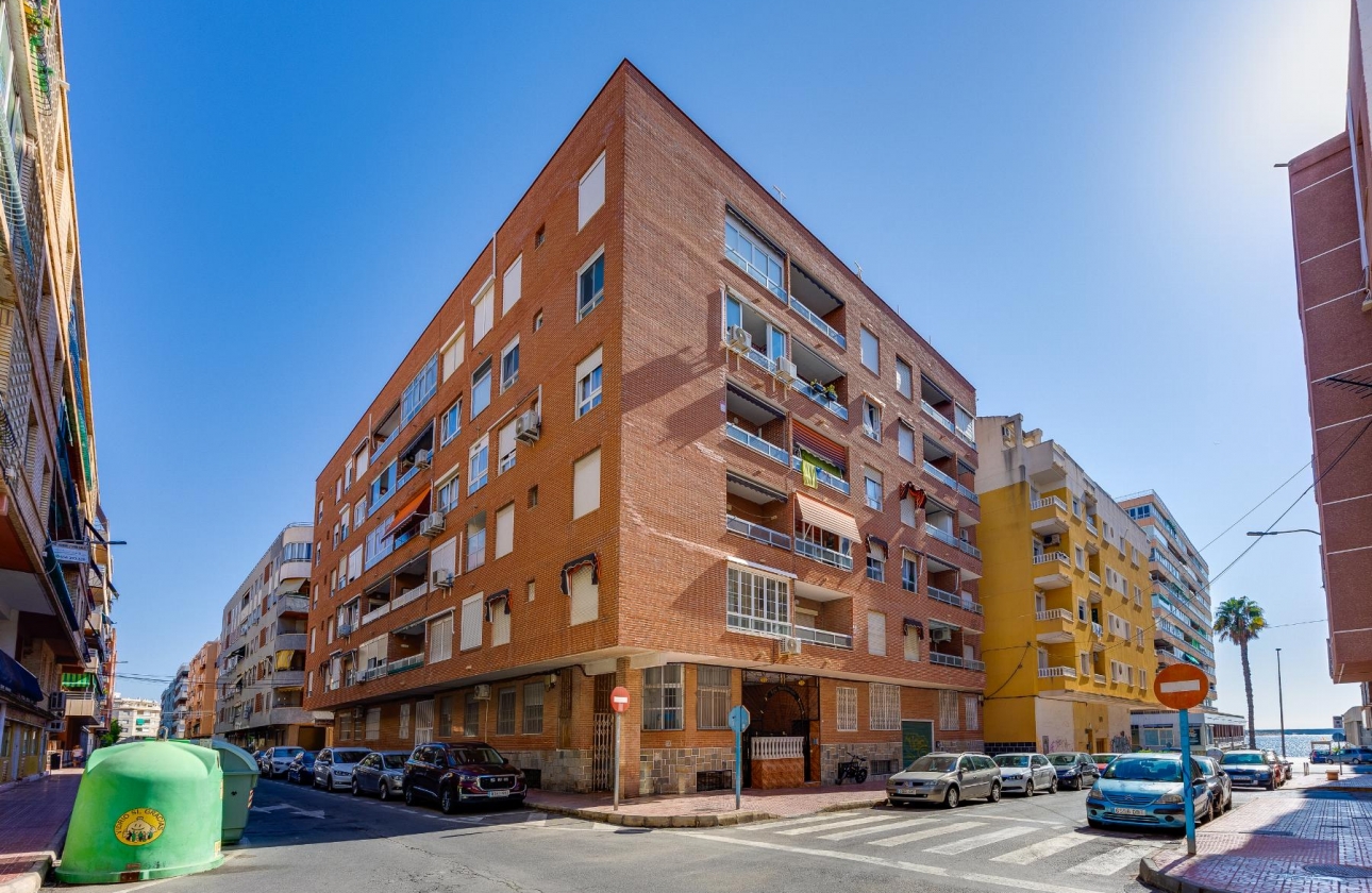 Resale - Apartment - Torrevieja - Playa del Acequión