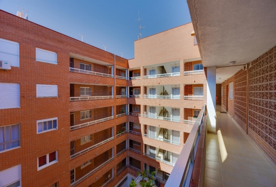 Resale - Apartment - Torrevieja - Playa del Acequión