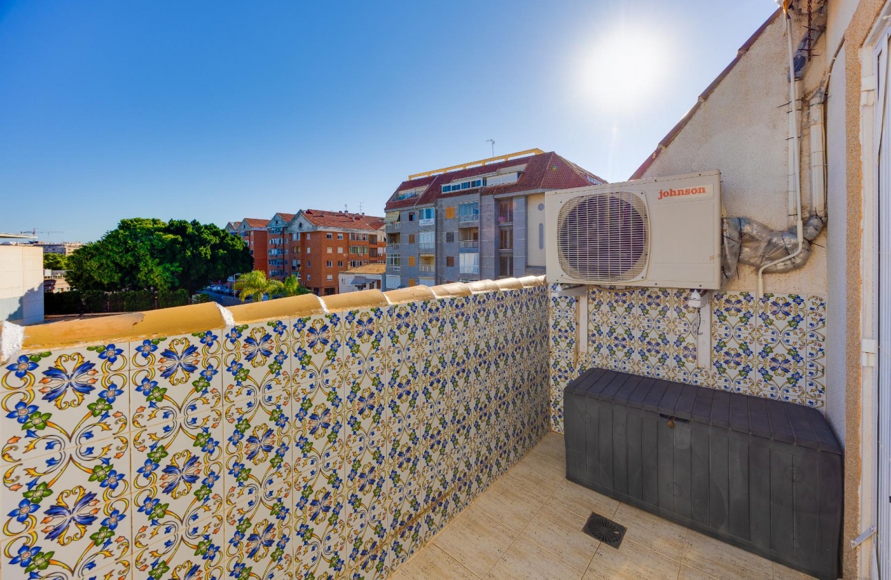Resale - Apartment - Torrevieja - Playa del Acequión