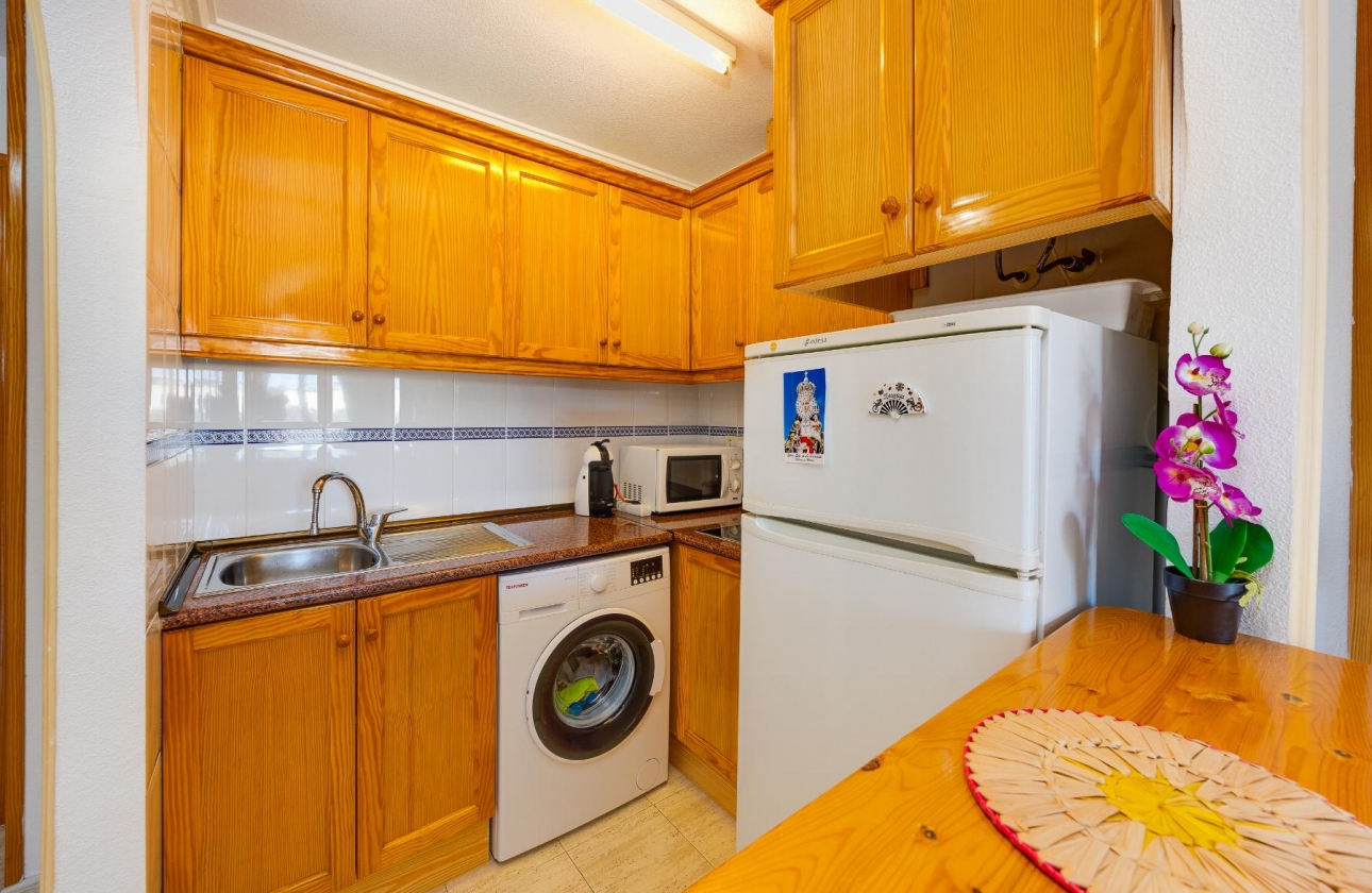 Resale - Apartment - Torrevieja - Playa del Acequión