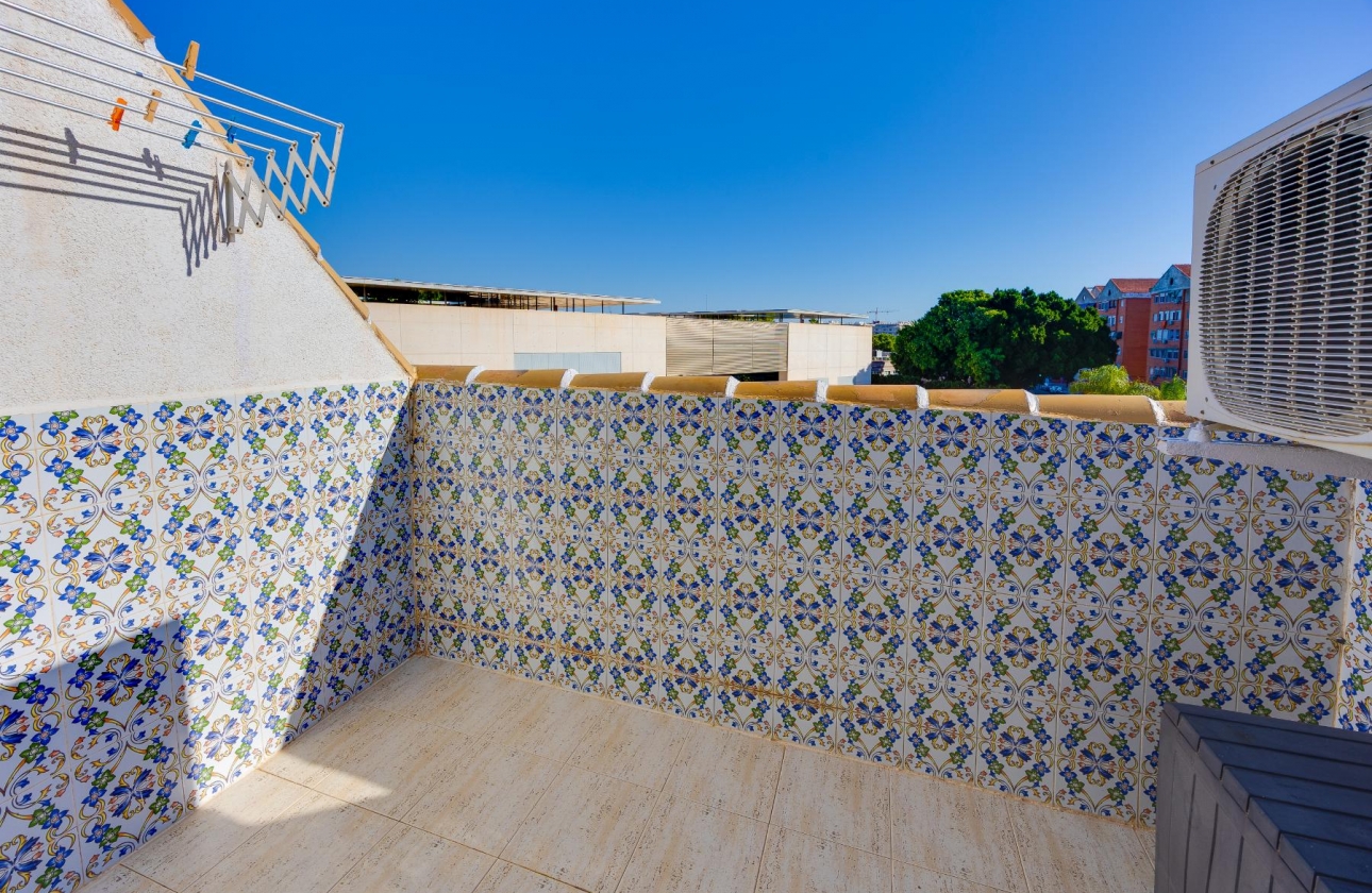 Resale - Apartment - Torrevieja - Playa del Acequión