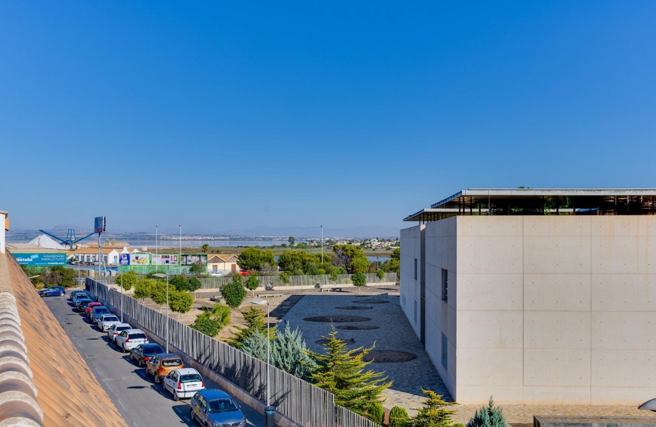 Resale - Apartment - Torrevieja - Playa del Acequión