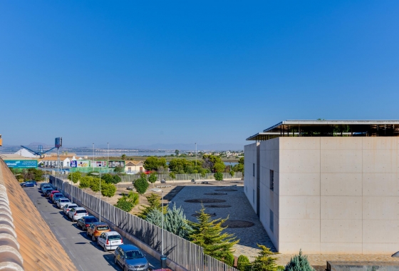 Resale - Apartment - Torrevieja - Playa del Acequión