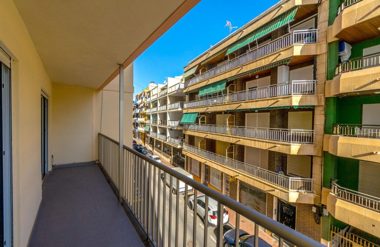 Resale - Apartment - Torrevieja - Playa del cura