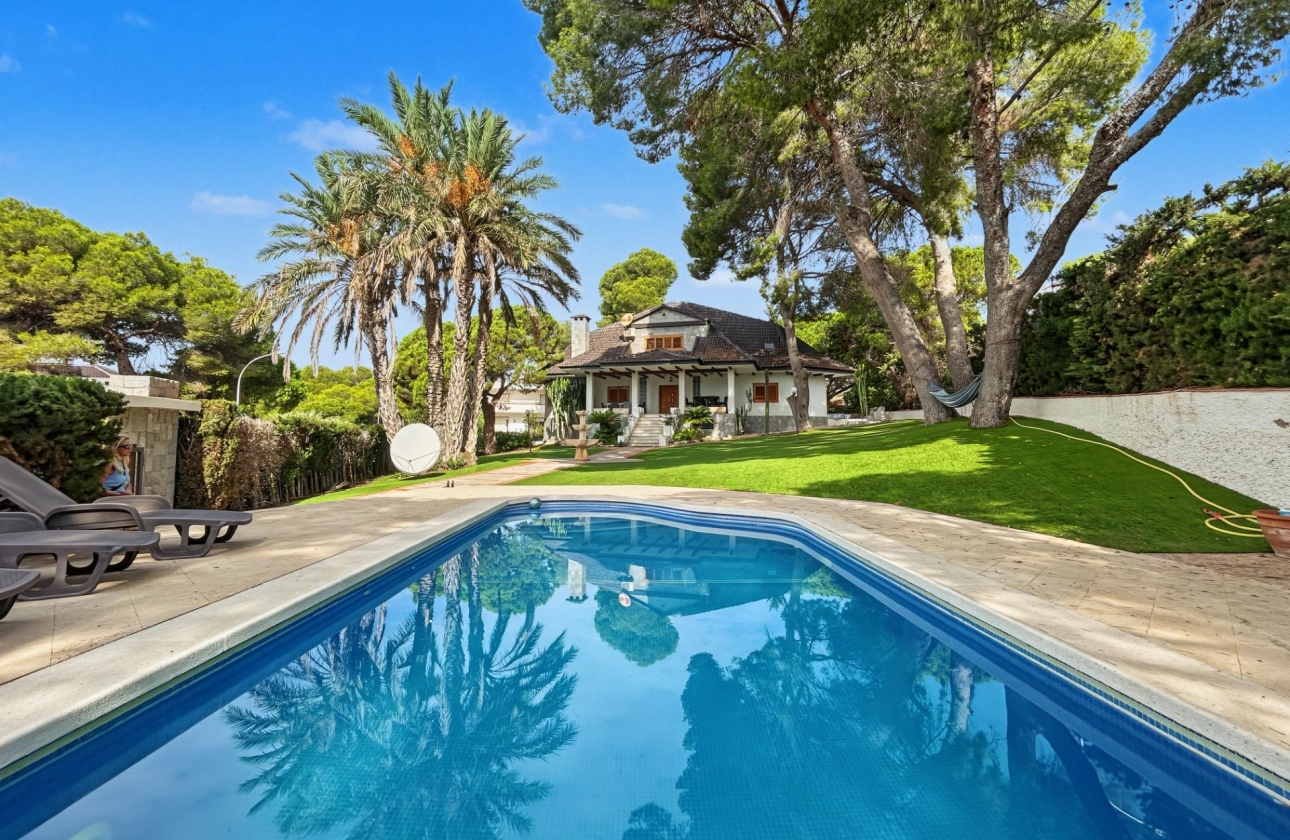 Resale - Villa - Orihuela Costa - Campoamor