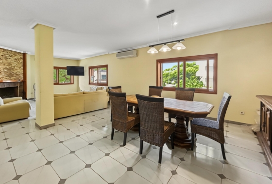 Resale - Villa - Orihuela Costa - Campoamor