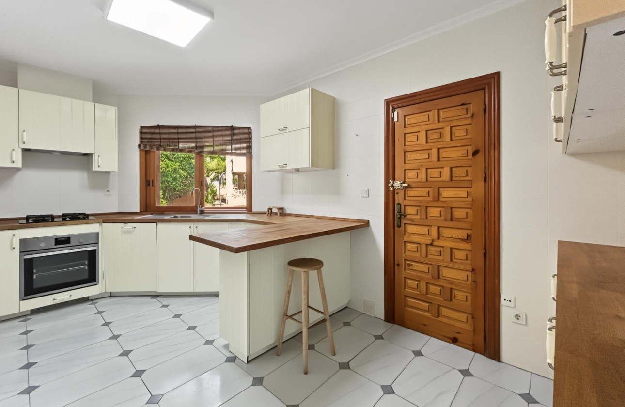 Resale - Villa - Orihuela Costa - Campoamor