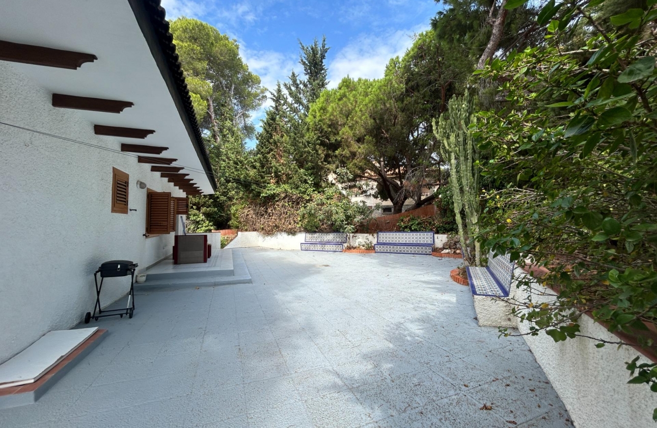 Resale - Villa - Orihuela Costa - Campoamor