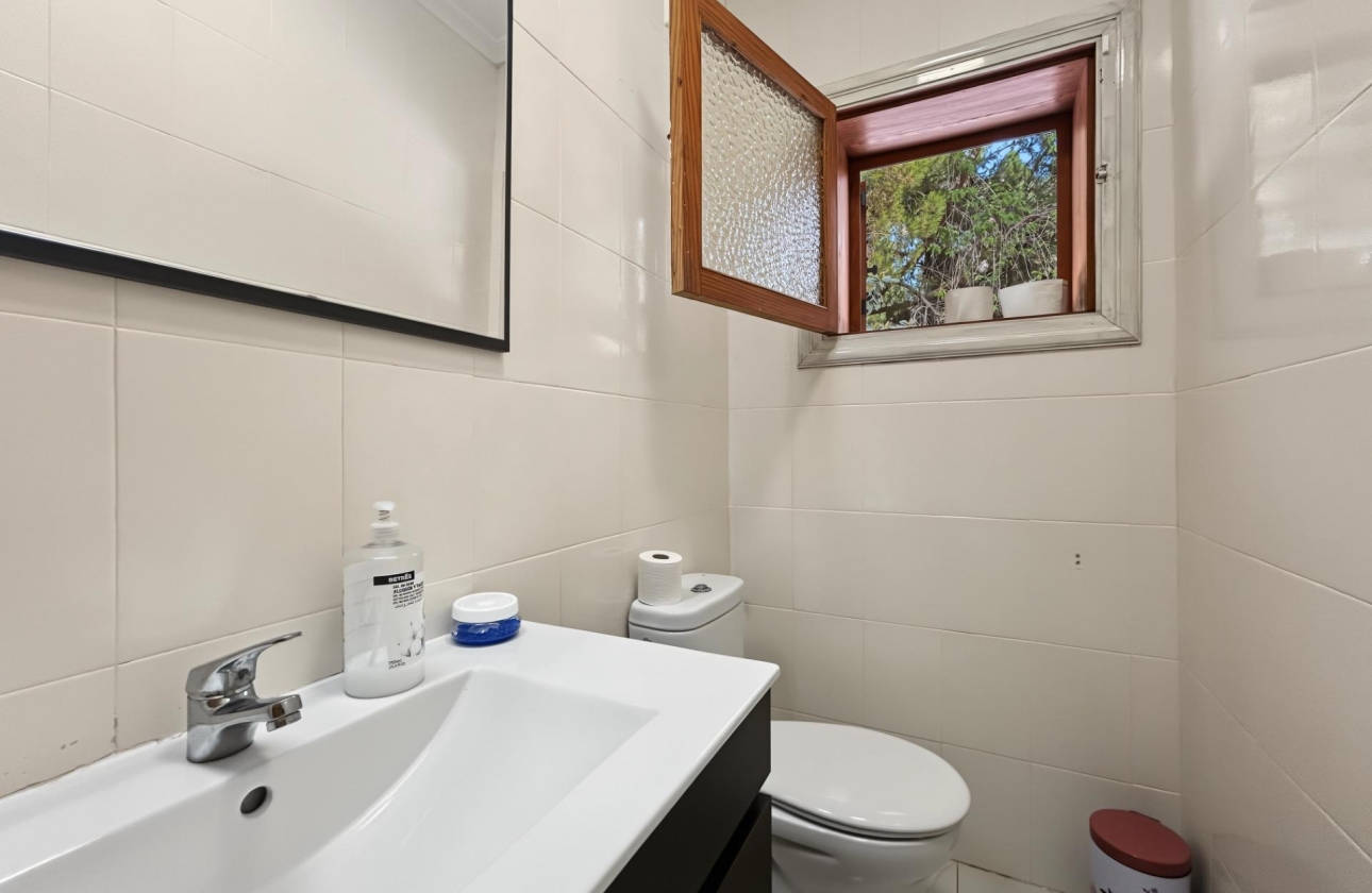 Resale - Villa - Orihuela Costa - Campoamor