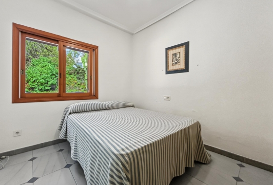 Resale - Villa - Orihuela Costa - Campoamor
