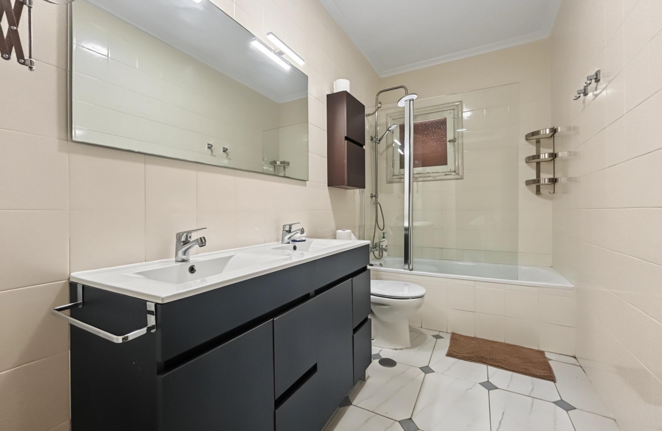 Resale - Villa - Orihuela Costa - Campoamor