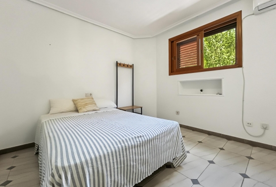 Resale - Villa - Orihuela Costa - Campoamor