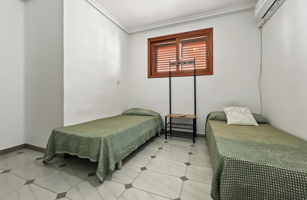 Resale - Villa - Orihuela Costa - Campoamor