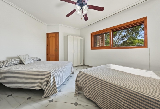 Resale - Villa - Orihuela Costa - Campoamor