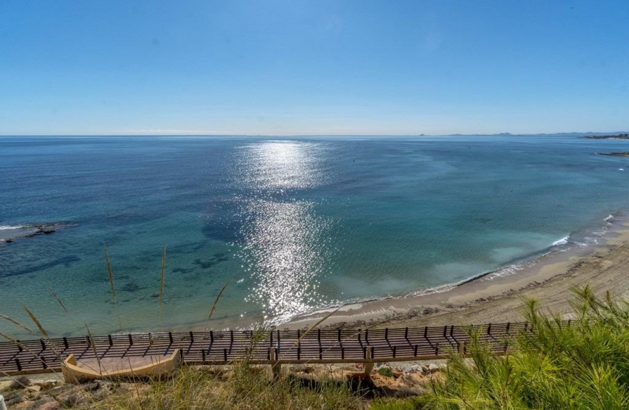 Resale - Villa - Orihuela Costa - Campoamor