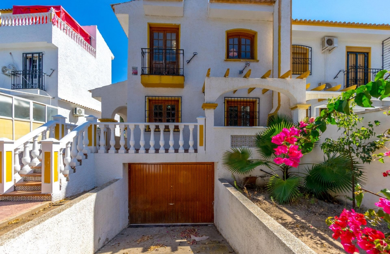 Resale - Villa - Torrevieja - Los altos