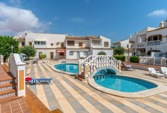 Resale - Villa - Torrevieja - Los altos