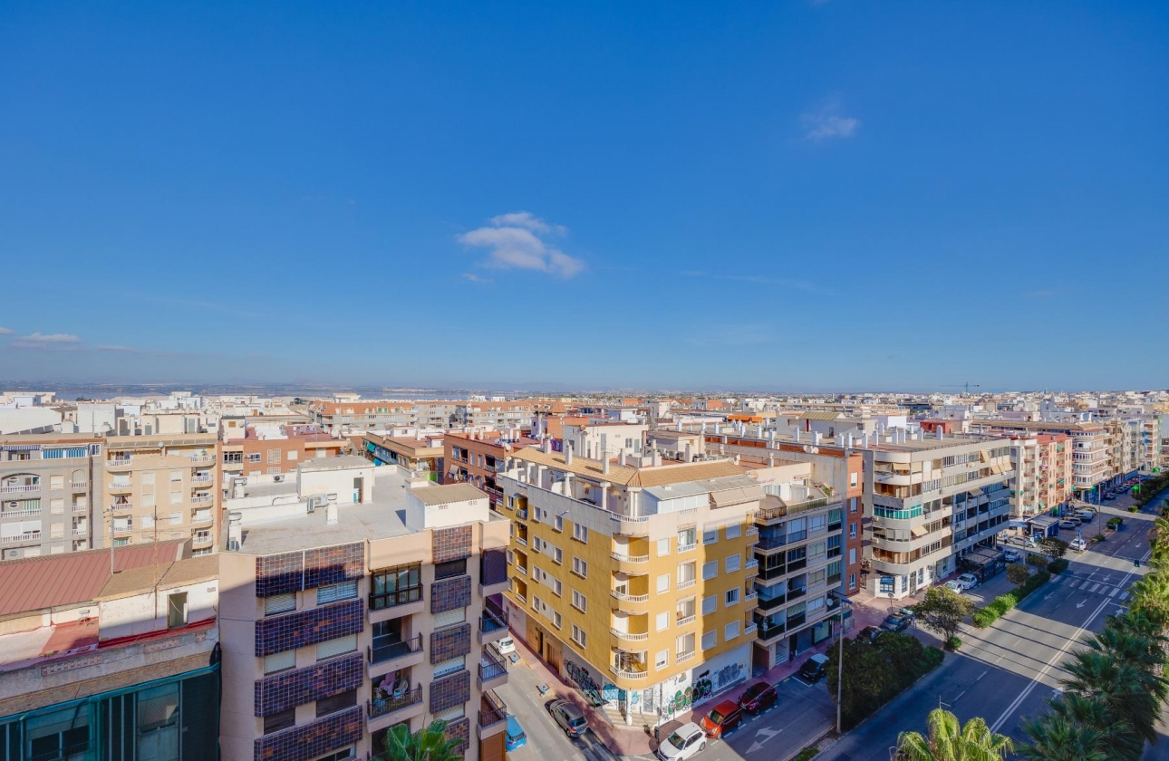 Resale - APARTAMENTO - Torrevieja - Playa del Acequión