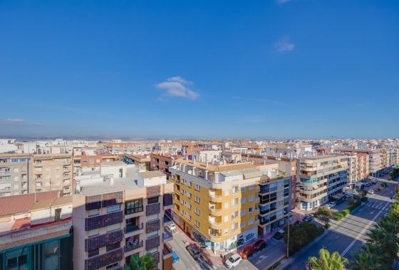 Revente - APARTAMENTO - Torrevieja - Playa del Acequión