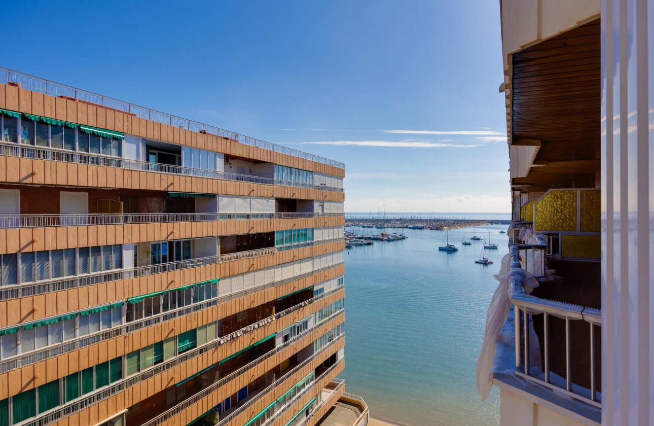 Revente - APARTAMENTO - Torrevieja - Playa del Acequión