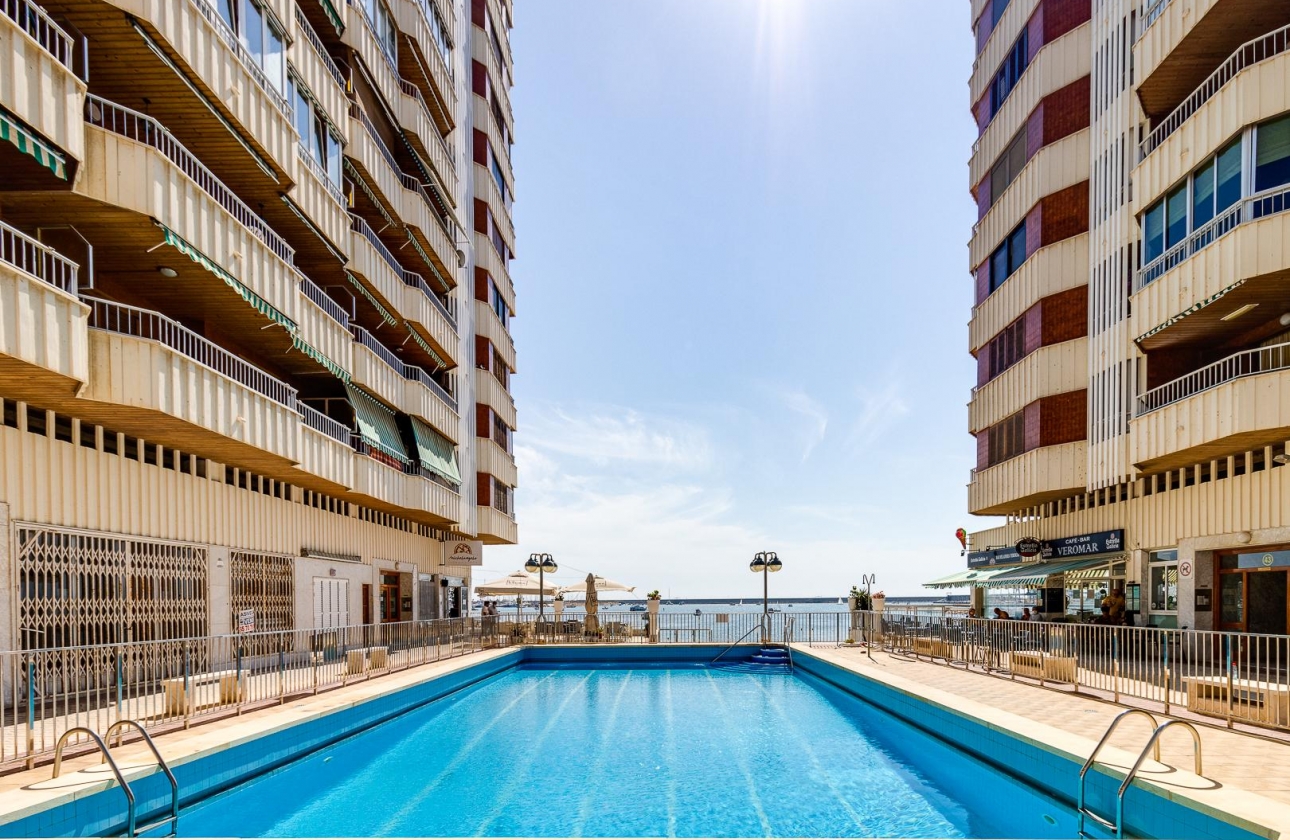 Revente - APARTAMENTO - Torrevieja - Playa del Acequión