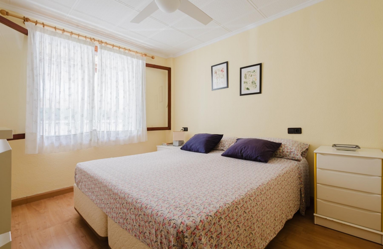 Resale - Apartment - Torrevieja - Playa del Acequión