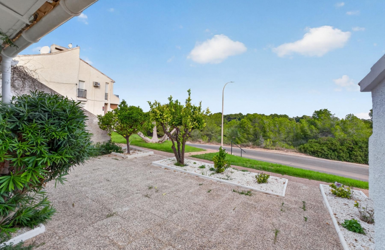 Resale - Bungalow - Orihuela Costa - Villamartin