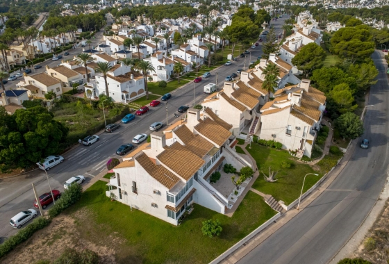 Resale - Bungalow - Orihuela Costa - Villamartin