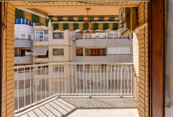 Resale - Apartment - Torrevieja - Playa del Acequión